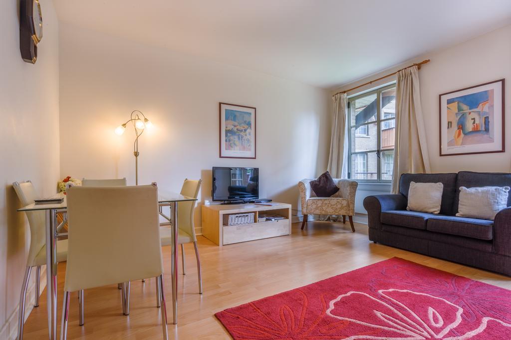 London Tower Bridge Apartments Room photo