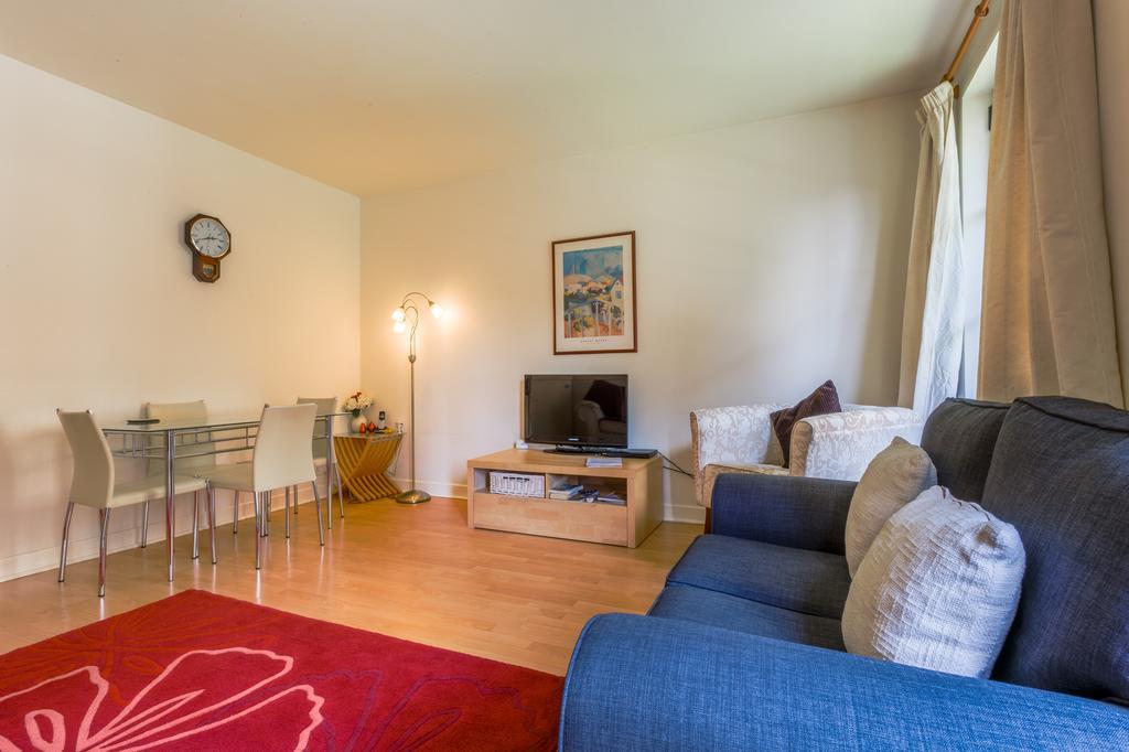London Tower Bridge Apartments Room photo