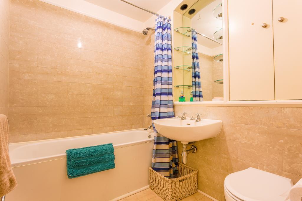 London Tower Bridge Apartments Room photo